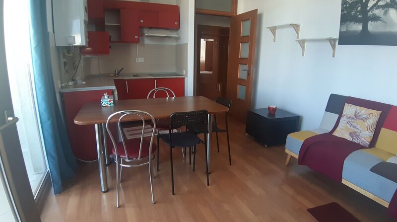 Dacia - Stefan cel Mare, apartament 2 camere cu terasa generoasa